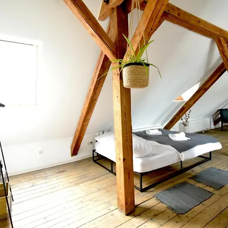 Black Billard L Loft Fuer 2-4 Personen L Wohlfuehlen In Altstadtnaehe Landshut