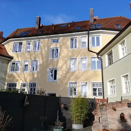 Apartment Black Billard L Loft Fuer 2-4 Personen L Wohlfuehlen In Altstadtnaehe Landshut