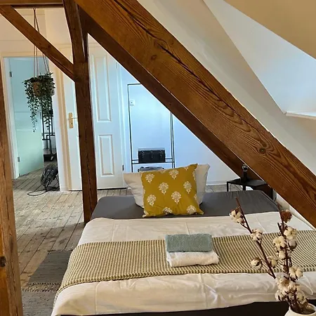 Apartment Black Billard L Loft Fuer 2-5 Personen L Wohlfuehlen In Altstadtnaehe Landshut
