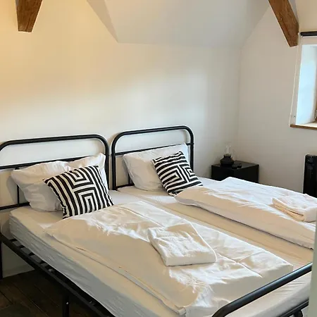 Apartment Black Billard L Loft Fuer 2-5 Personen L Wohlfuehlen In Altstadtnaehe