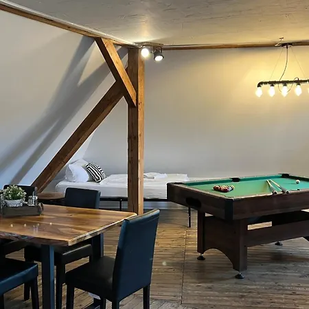 Black Billard L Loft Fuer 2-5 Personen L Wohlfuehlen In Altstadtnaehe *