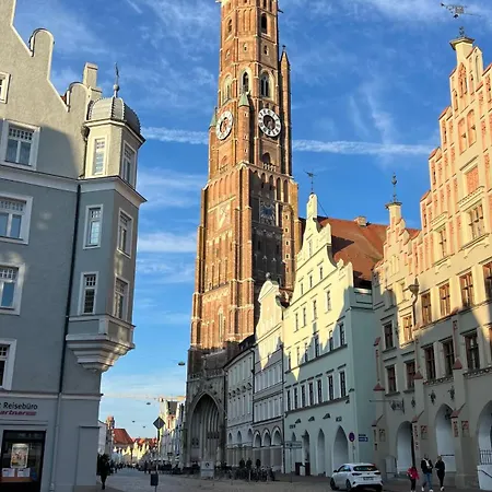 Black Billard L Loft Fuer 2-5 Personen L Wohlfuehlen In Altstadtnaehe Landshut